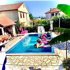 apartments-kalem.primorje-gorskikotar.com/