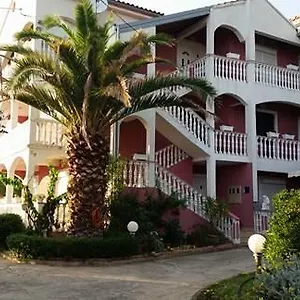 apartmani-andelo-tommy-leon.hotelinzadar.com/